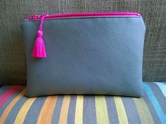 Le tout réuni dans une pochette zippée 